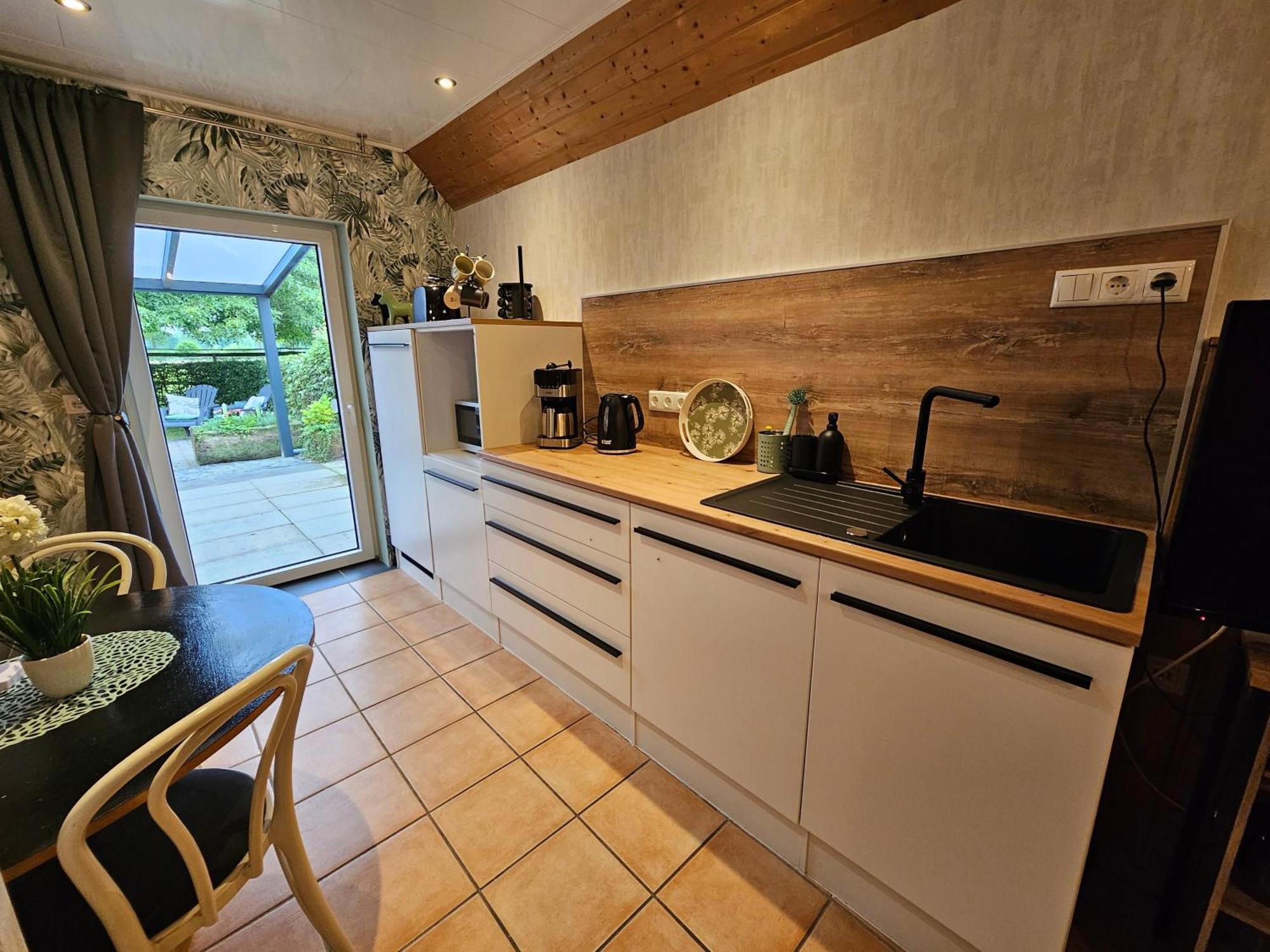 Kleines Ferienhaus Luettje Backhuus 35516 Uplengen Bagian luar foto