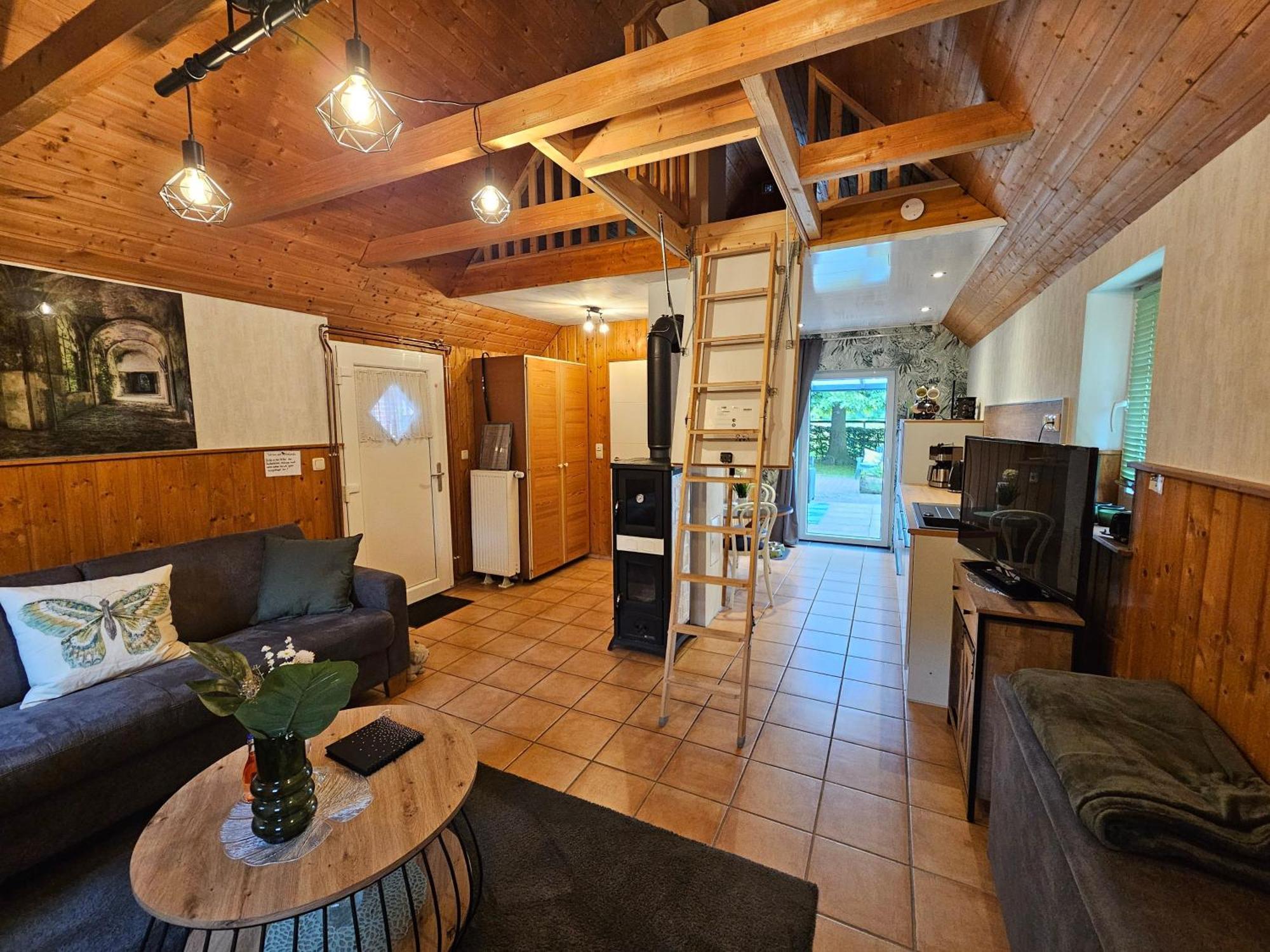 Kleines Ferienhaus Luettje Backhuus 35516 Uplengen Bagian luar foto